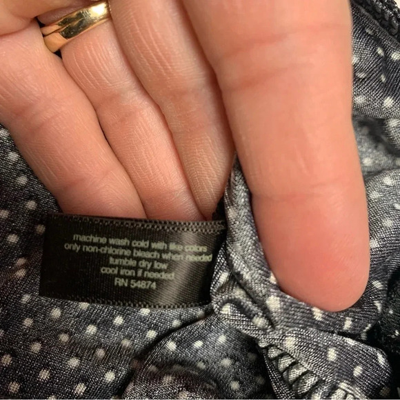 The Limited size large black/white polka dot sleeveless top very stretchy - Picture 6 of 8